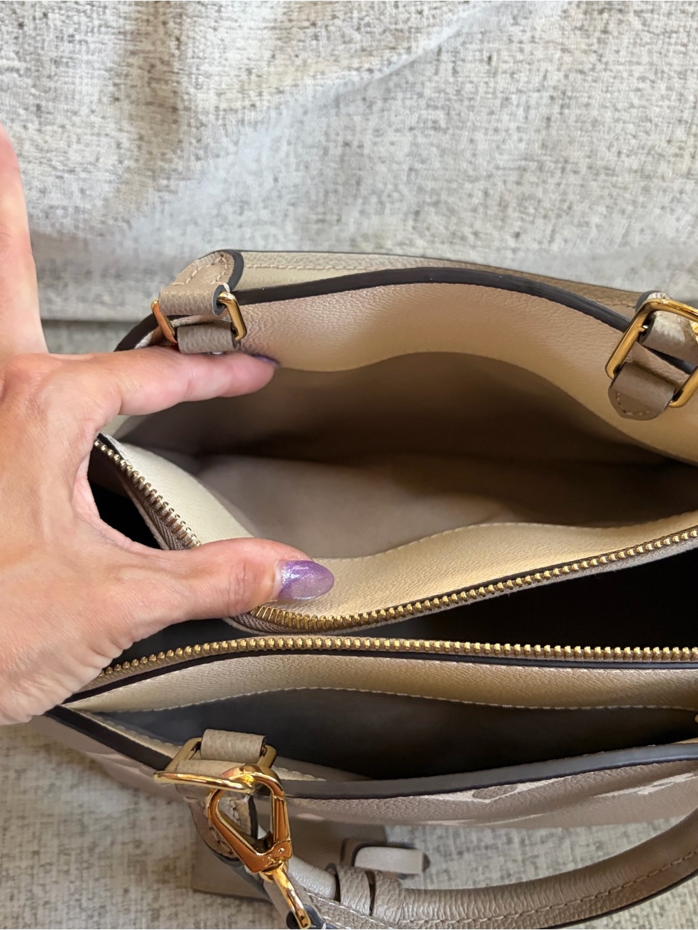 Louis Vuitton Petit Palais Taupe and Cream Monogram satchel with Gold Hardware - Picture 8 of 14